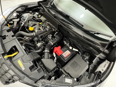 DV74MYL Nissan Juke 1.0 DiG-T N-Connecta 5dr Thumbnail #30