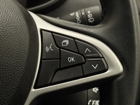 AF74XCB Dacia Jogger 1.6 HEV Extreme 5dr Auto Thumbnail #24