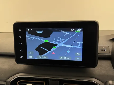 AF74XCB Dacia Jogger 1.6 HEV Extreme 5dr Auto Thumbnail #26