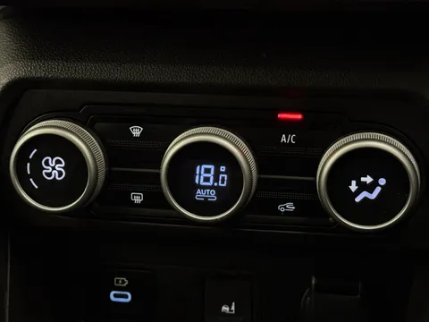 AF74XCB Dacia Jogger 1.6 HEV Extreme 5dr Auto Thumbnail #29