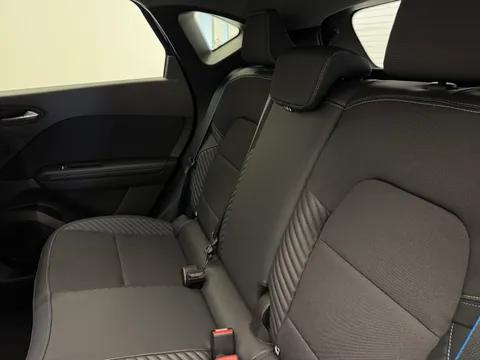 AF74DVW Renault Captur 1.6 E-Tech Full Hybrid 145 Esprit Alpine 5dr Auto Thumbnail #15