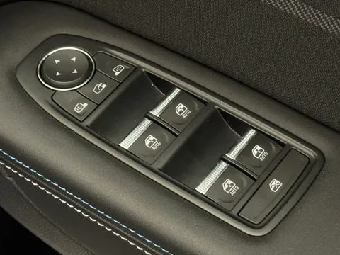 AF74DVW Renault Captur 1.6 E-Tech Full Hybrid 145 Esprit Alpine 5dr Auto Thumbnail #30