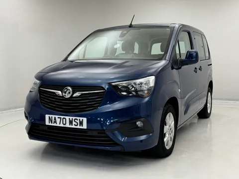 NA70WSW Vauxhall Combo Life 1.5 Turbo D Energy 5dr [7 seat] Thumbnail #3