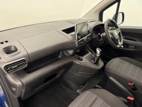 NA70WSW Vauxhall Combo Life 1.5 Turbo D Energy 5dr [7 seat] Thumbnail #14