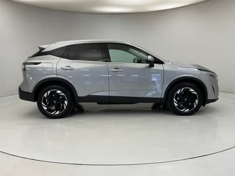 DL25KXF Nissan Qashqai 1.3 DiG-T MH N-Connecta 5dr Thumbnail #10