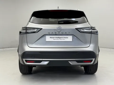 DL25KXF Nissan Qashqai 1.3 DiG-T MH N-Connecta 5dr Thumbnail #8