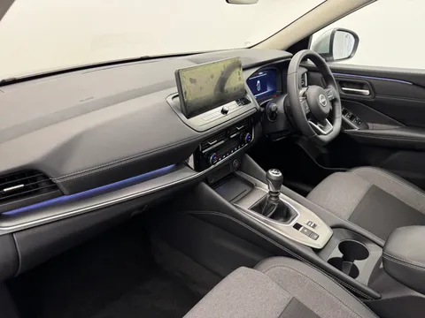 DL25KXF Nissan Qashqai 1.3 DiG-T MH N-Connecta 5dr Thumbnail #13