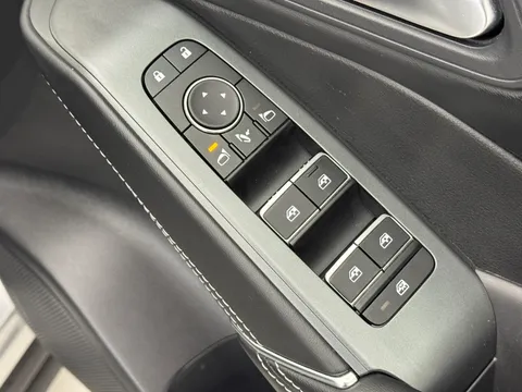 DL25KXF Nissan Qashqai 1.3 DiG-T MH N-Connecta 5dr Thumbnail #19