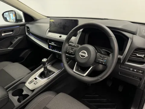 DL25KXF Nissan Qashqai 1.3 DiG-T MH N-Connecta 5dr Thumbnail #20