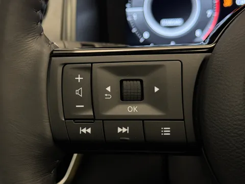 DL25KXF Nissan Qashqai 1.3 DiG-T MH N-Connecta 5dr Thumbnail #21