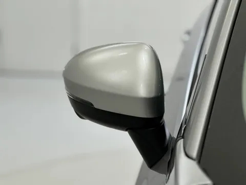 DL25KXF Nissan Qashqai 1.3 DiG-T MH N-Connecta 5dr Thumbnail #29