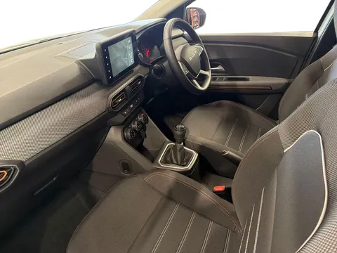 DL23TZG Dacia Sandero Stepway 1.0 TCe Expression 5dr Thumbnail #4