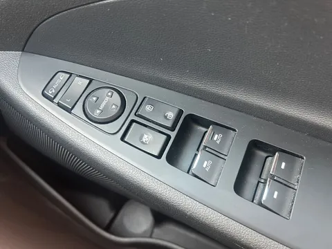 YW68OAX Hyundai Tucson 1.6 GDi SE Nav 5dr 2WD Thumbnail #27