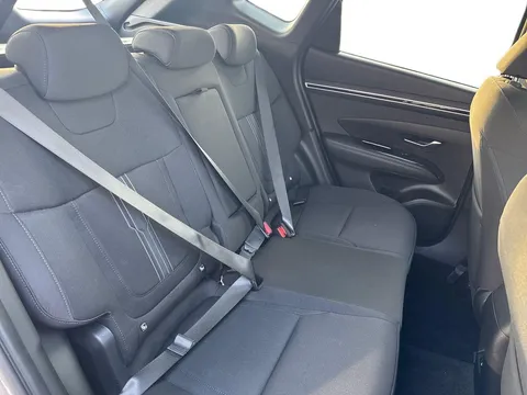 BF72GGA Hyundai Tucson 1.6 TGDi Hybrid 230 SE Connect 5dr 2WD Auto Thumbnail #17