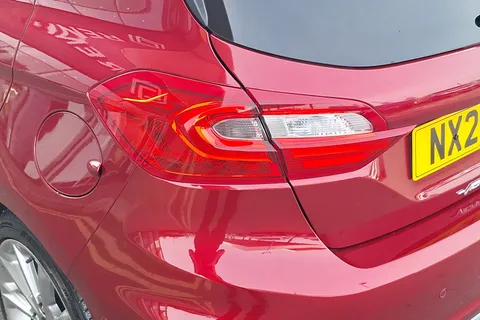 NX21OMV Ford Fiesta 1.0 EcoBoost Hybrid mHEV 125 Vignale Edition 5dr Thumbnail #17