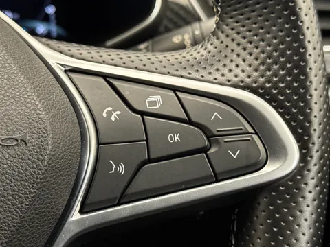 LY72MGE Renault ARKANA 1.6 E-Tech full hybrid 145 Engineered 5dr Auto Thumbnail #16