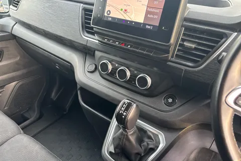 FM23UFW Renault Trafic LL30 Blue dCi 170 Sport+ Van EDC Thumbnail #13