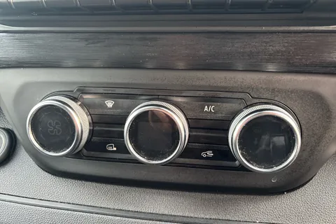 FM23UFW Renault Trafic LL30 Blue dCi 170 Sport+ Van EDC Thumbnail #15