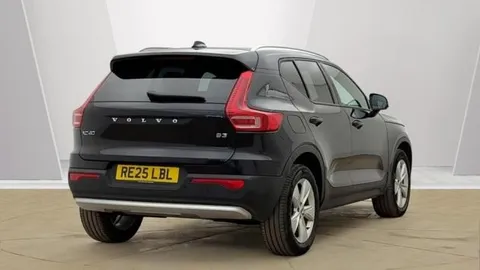 RE25LBL Volvo XC40 2.0 B3P Core 5dr Auto Thumbnail #3