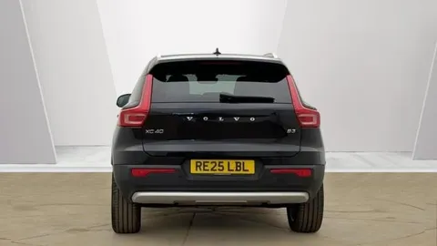 RE25LBL Volvo XC40 2.0 B3P Core 5dr Auto Thumbnail #4