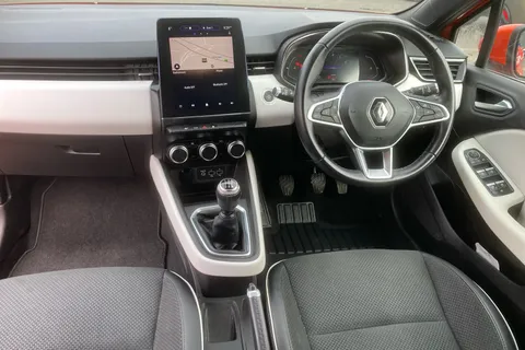 BT70LFZ Renault Clio 1.0 TCe 100 S Edition 5dr Thumbnail #11