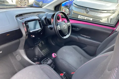 DF19ADV Toyota AYGO 1.0 VVT-i X-Cite 5 5dr Thumbnail #4