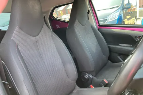 DF19ADV Toyota AYGO 1.0 VVT-i X-Cite 5 5dr Thumbnail #40