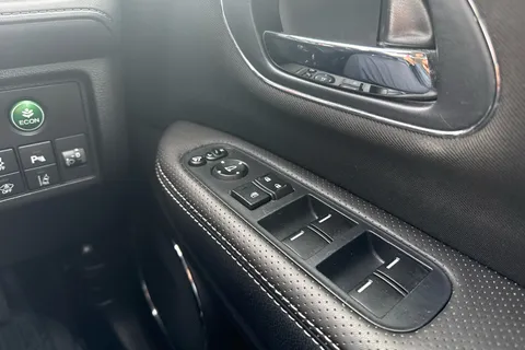 16 of 23 for Honda Hr-V 1.5 i-VTEC Black Edition 5dr