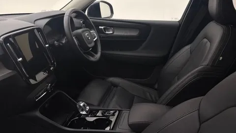 RA74CVF Volvo XC40 2.0 B4P Ultra Dark 5dr Auto Thumbnail #4