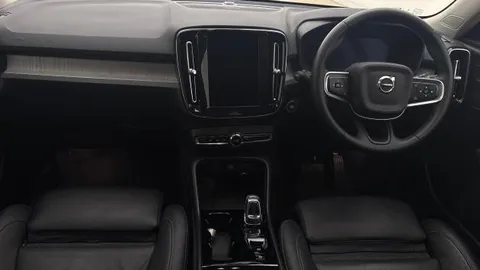 RA74CVF Volvo XC40 2.0 B4P Ultra Dark 5dr Auto Thumbnail #5