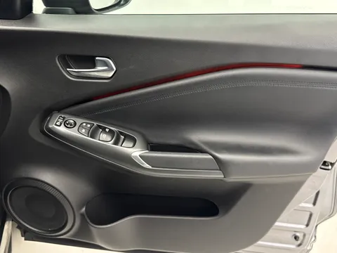 DV74ODP Nissan Juke 1.0 DiG-T N-Connecta 5dr Thumbnail #18