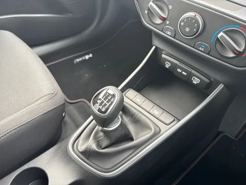 DV75ACZ Hyundai Bayon 1.0 TGDi Advance 5dr Thumbnail #4