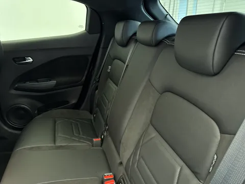 DS23HKN Nissan Juke 1.6 Hybrid Tekna+ 5dr Auto Thumbnail #12