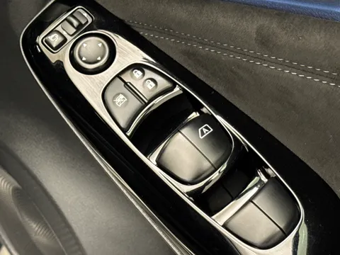 DS23HKN Nissan Juke 1.6 Hybrid Tekna+ 5dr Auto Thumbnail #20