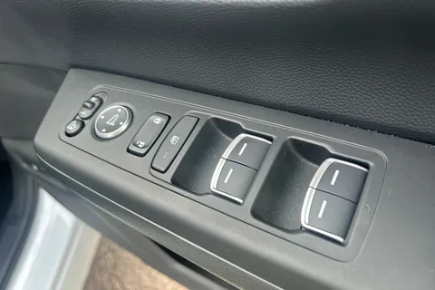 DK75NNO Honda CR-V 2.0 ePHEV Advance Tech 5dr eCVT Thumbnail #24