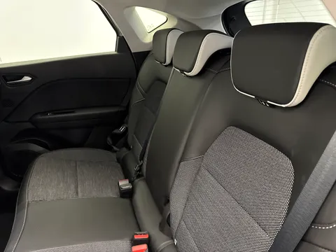 DL73ZRU Renault Captur 1.6 E-Tech full hybrid 145 Techno 5dr Auto Thumbnail #10