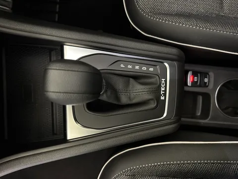 DL73ZRU Renault Captur 1.6 E-Tech full hybrid 145 Techno 5dr Auto Thumbnail #15