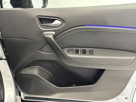 DL73ZRU Renault Captur 1.6 E-Tech full hybrid 145 Techno 5dr Auto Thumbnail #18