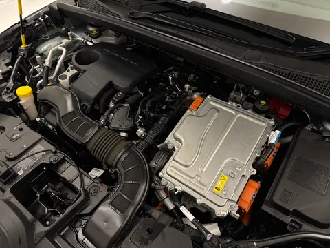 DL73ZRU Renault Captur 1.6 E-Tech full hybrid 145 Techno 5dr Auto Thumbnail #29