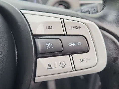 DG21AOH Honda Jazz 1.5 i-MMD Hybrid Crosstar EX 5dr eCVT Thumbnail #15