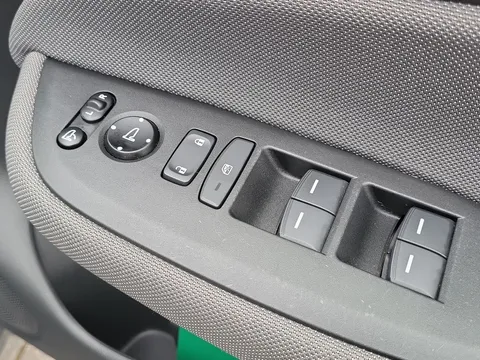 DG21AOH Honda Jazz 1.5 i-MMD Hybrid Crosstar EX 5dr eCVT Thumbnail #23