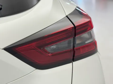 DN72UGG Nissan Juke 1.0 DiG-T 114 Tekna 5dr Thumbnail #33