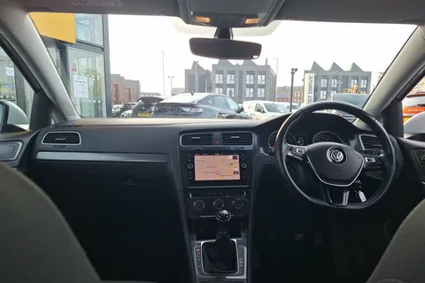 VE68ELU Volkswagen Golf 1.6 TDI SE [Nav] 5dr Thumbnail #4