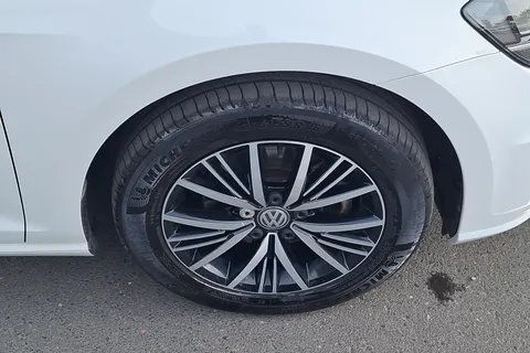 VE68ELU Volkswagen Golf 1.6 TDI SE [Nav] 5dr Thumbnail #5