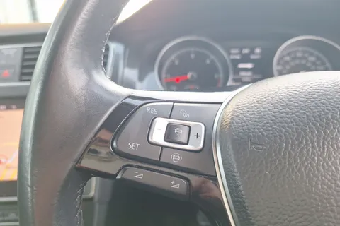 VE68ELU Volkswagen Golf 1.6 TDI SE [Nav] 5dr Thumbnail #36