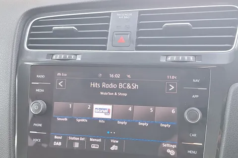 VE68ELU Volkswagen Golf 1.6 TDI SE [Nav] 5dr Thumbnail #40