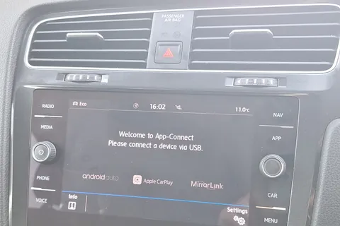 VE68ELU Volkswagen Golf 1.6 TDI SE [Nav] 5dr Thumbnail #41