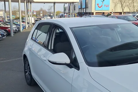 VE68ELU Volkswagen Golf 1.6 TDI SE [Nav] 5dr Thumbnail #26