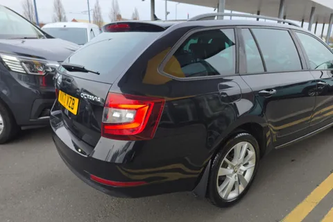 KV17VZB Škoda Octavia 2.0 TDI CR SE L 5dr DSG Thumbnail #18