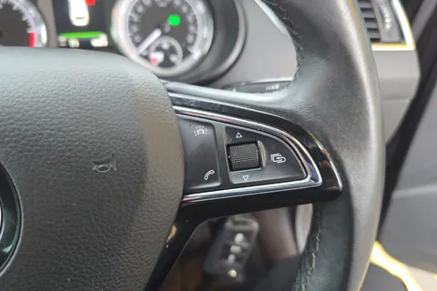 KV17VZB Škoda Octavia 2.0 TDI CR SE L 5dr DSG Thumbnail #28